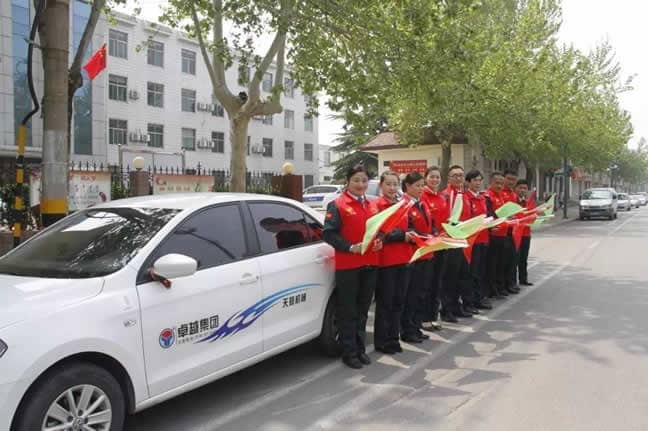 星空真人机械助力文明出行