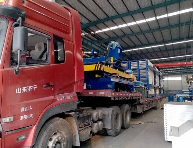 每逢五一星空真人机械发货忙