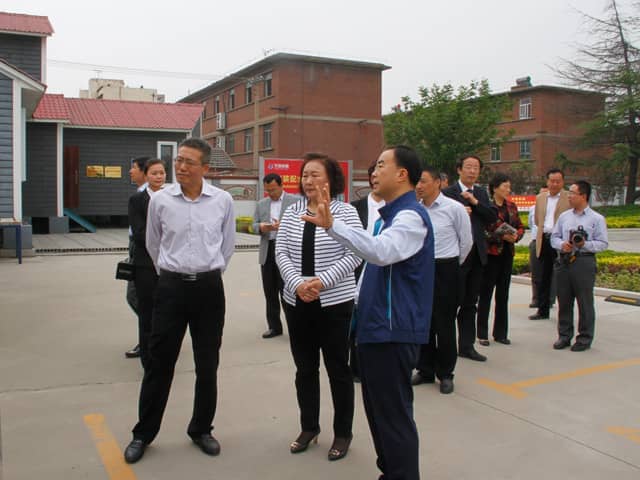 济宁市政协副主席倪丽君莅临星空真人机械调研指导工作