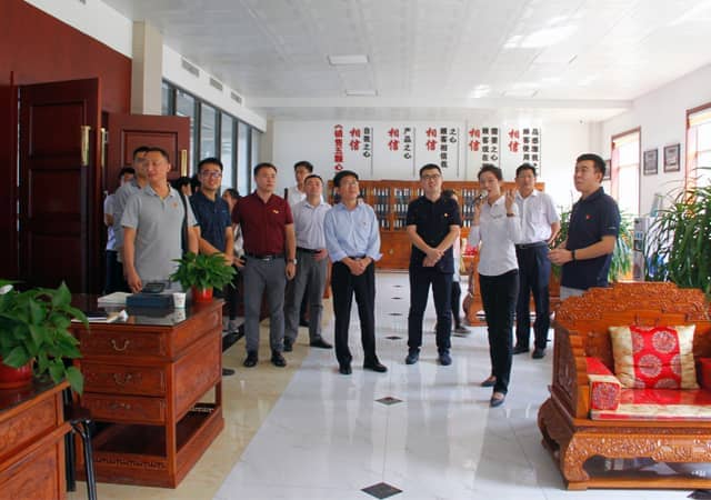 邹城青年企业家代表团莅临星空真人机械参观调研