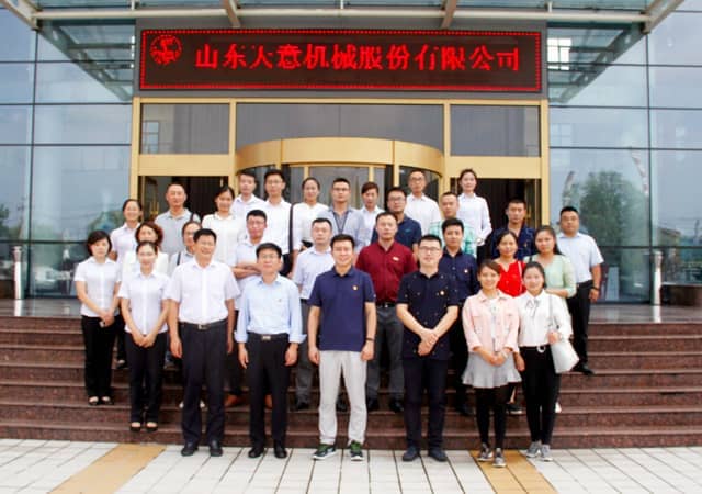 邹城青年企业家代表团莅临星空真人机械参观调研