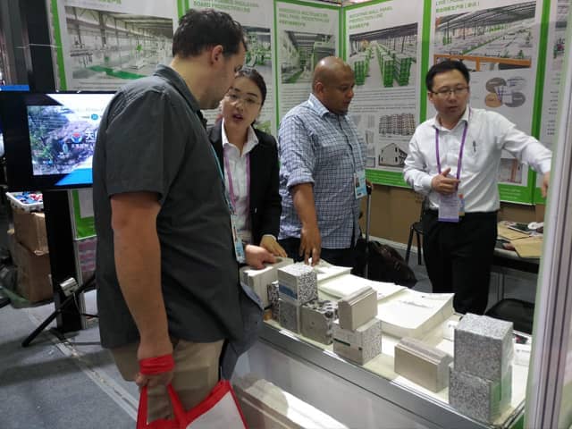 星空真人机械亮相第123届广交会