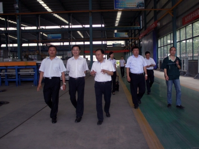 济宁市住建局领导及太白湖区领导一行莅临星空真人指导工作