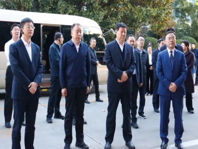 张胜明带队观摩星空真人机械绿色建材智能装备产业化项目