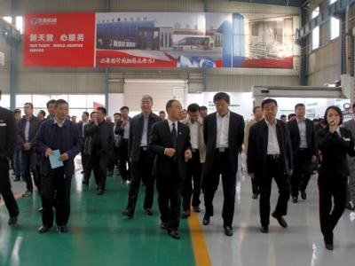 星空真人机械参加济宁市企业技术改造暨“6501”培育工程现场推进会议