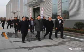 山东省住建厅党组成员、副厅长张晓海莅临星空真人机械调研指导
